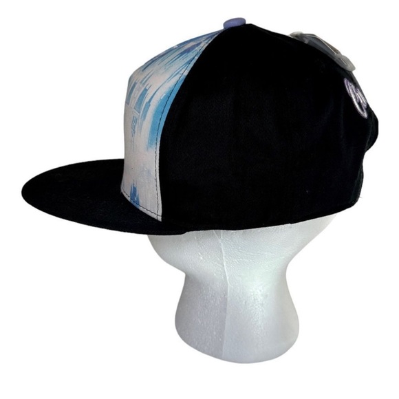 NWT Disney Princess Embroidered Cinderella
NWT
Black Baseball Cap Hat Snap Back - Picture 2 of 4